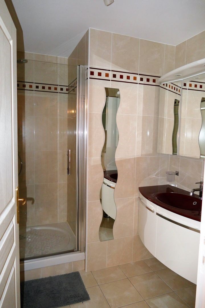 /picture/helios/116252002/QUEENVICT E21/7_2026-03-06CET08h00-04.jpg